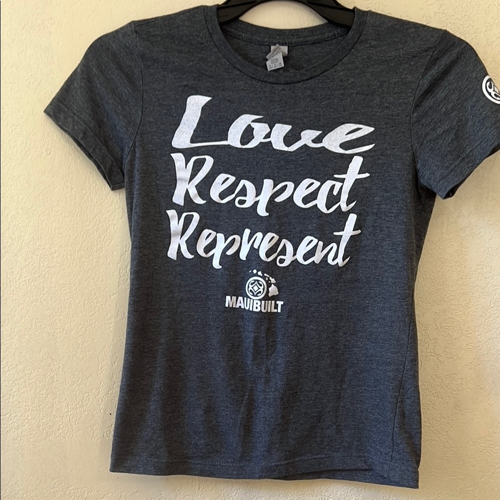 Women's Maui Built graphic tee